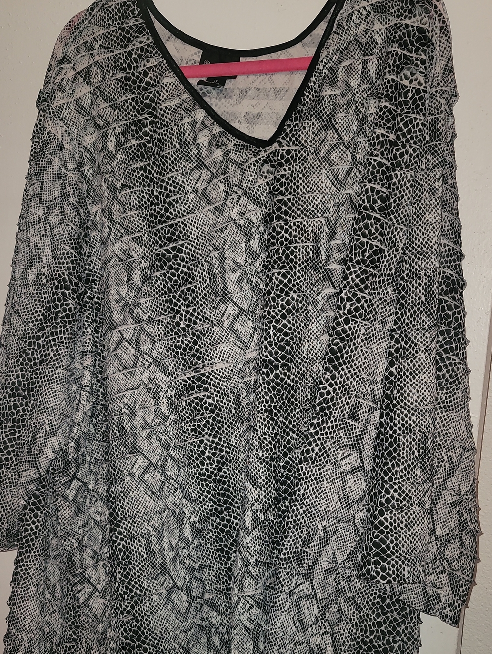 Maggie Barnes Black and White Animal-Print V-Neck Tunic 5x